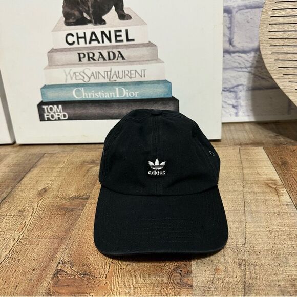 adidas Accessories - Adidas Relaxed Mini Logo Dad Hat